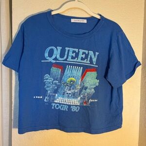 Daydreamer Queen Cropped Graphic Tee